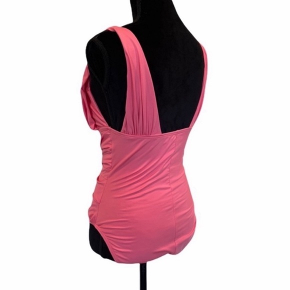 Kenneth Cole one piece form faltering ruched fabric coral swimsuit size 8 - Picture 4 of 9